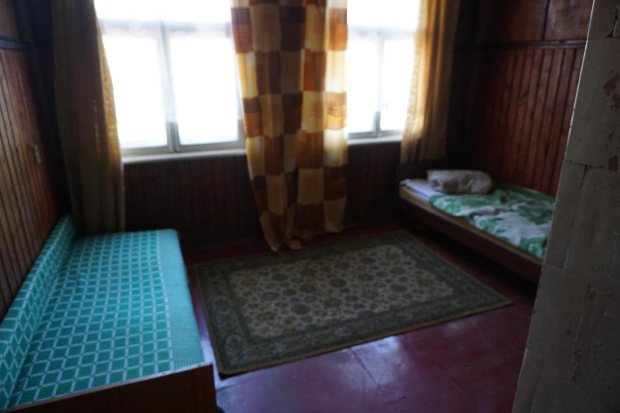 Pilskalnu Hostelis Kuldīga Esterno foto