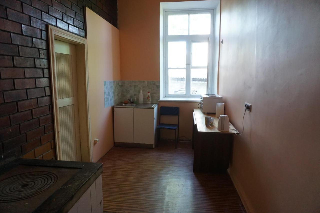 Pilskalnu Hostelis Kuldīga Esterno foto